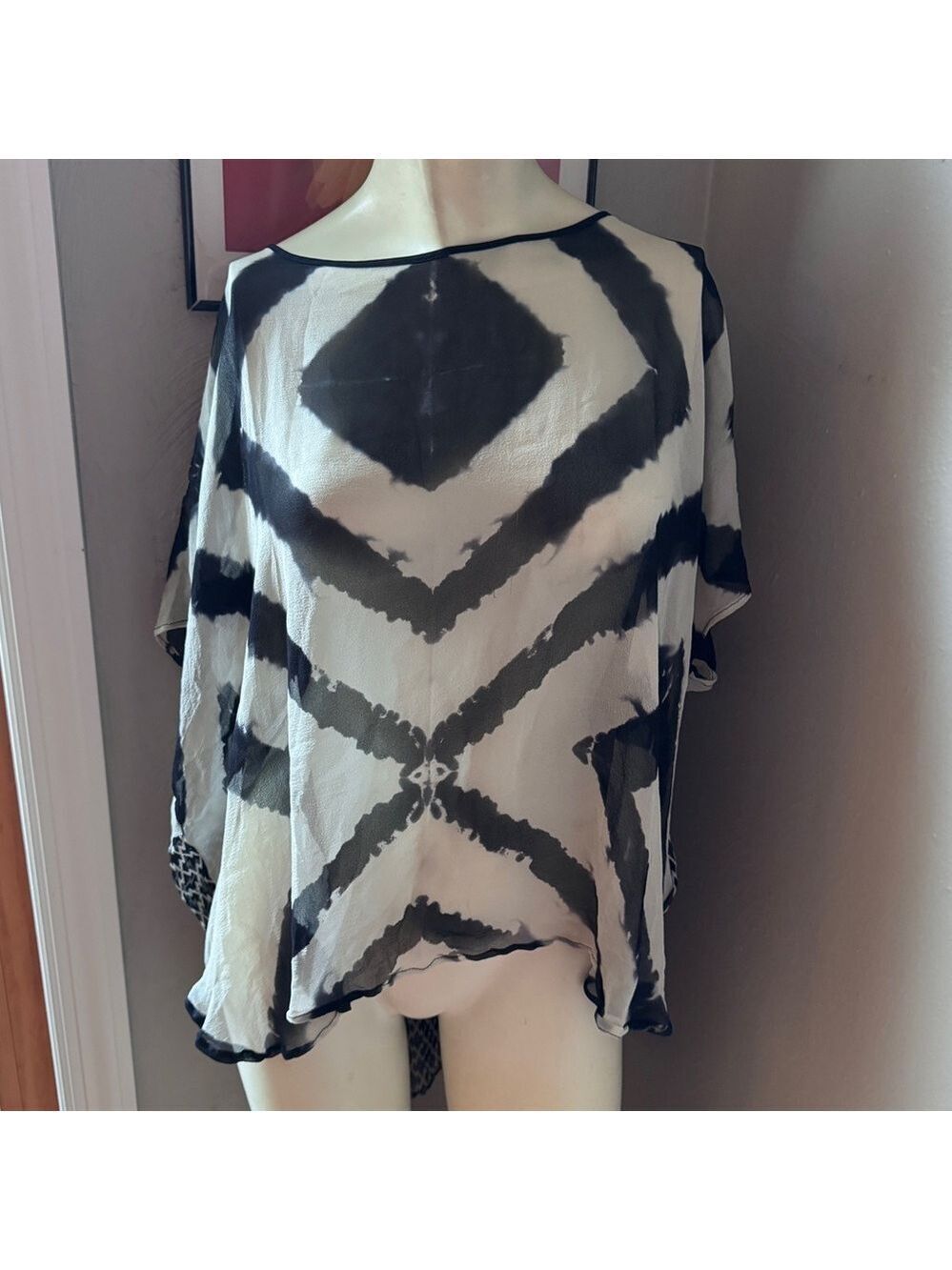Rozae shrug